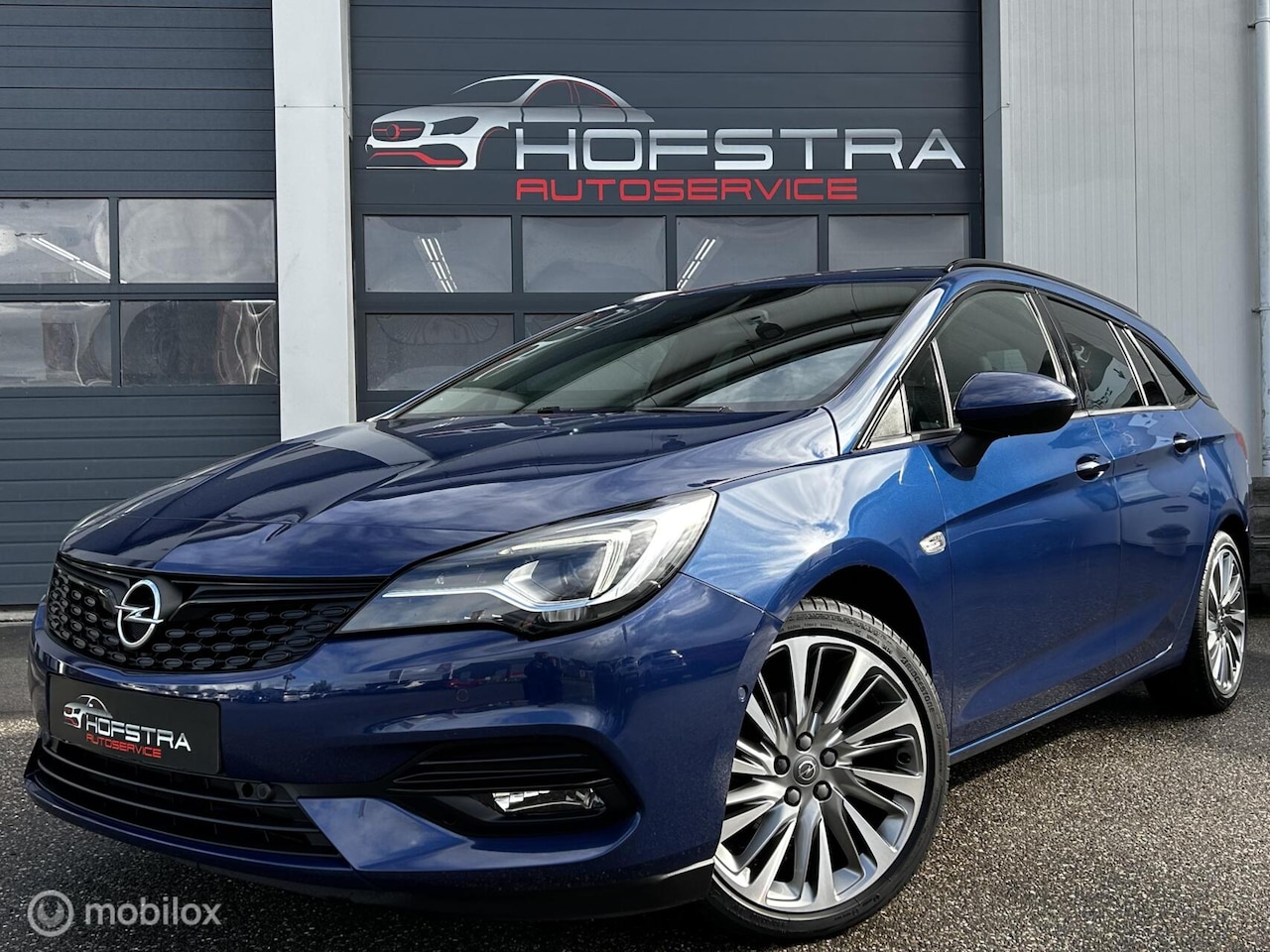 Opel Astra Sports Tourer - 1.2 Launch Edition Bomvol opties!! - AutoWereld.nl