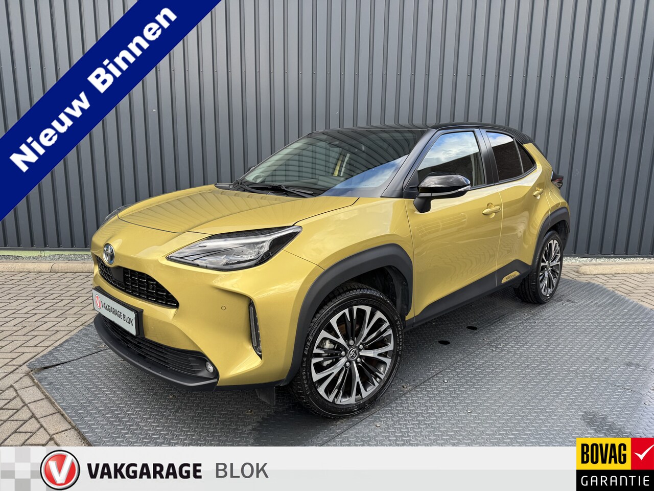 Toyota Yaris Cross - 1.5 Hybrid Executive / Bi tone | Pano dak | Trekhaak | JBL | BSM | Rijklaar!!! - AutoWereld.nl