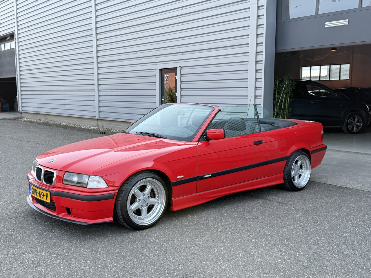 BMW 3-serie Cabrio - 320i M-Pakket *Unieke staat* Volledig historie - AutoWereld.nl