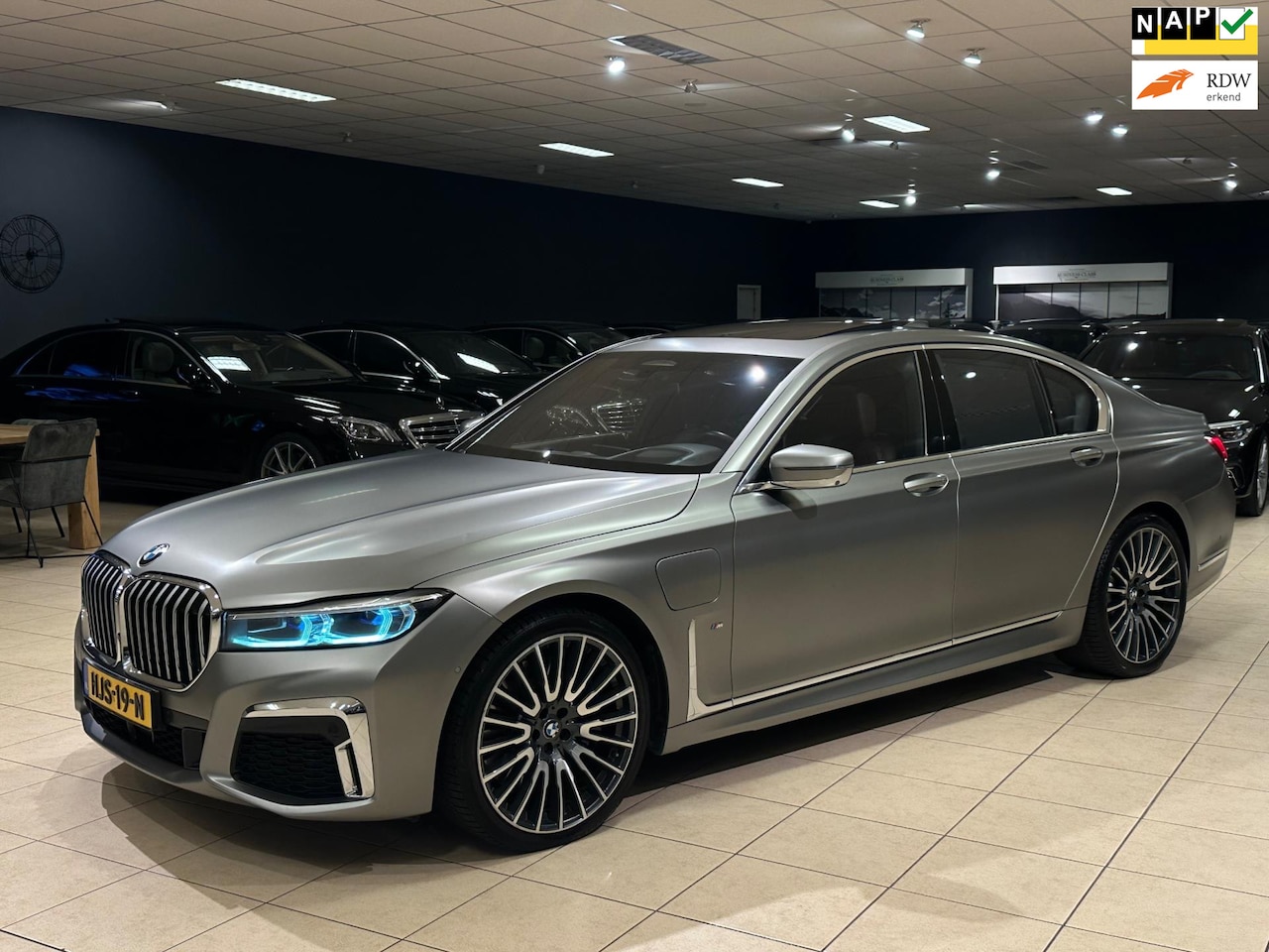 BMW 7-serie - 745e INDIVIDUAL|M-SPORT|FROZEN-GREY|BOMVOLL - AutoWereld.nl