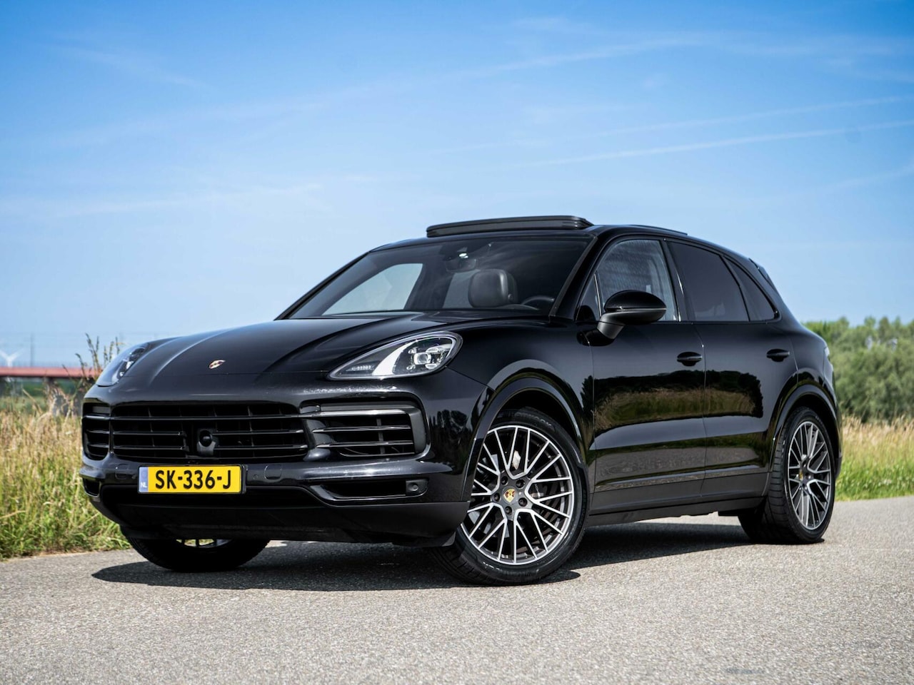 Porsche Cayenne - 3.0 V6 340PK Pano Stoelkoeling Bose ACC Sport Chrono Led Matrix 360 Camera Softclose Lucht - AutoWereld.nl