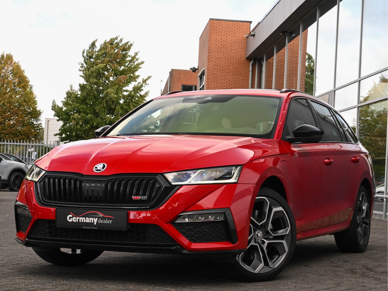 Skoda Octavia Combi - 1.4 TSI 245pk RS iV PHEV Pano Head-Up Canton Elektr. RS-Zetels ACC 19-Inch Keyless Side/La - AutoWereld.nl