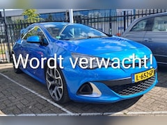Opel Astra - 2.0 TURBO 280PK OPC 2013
