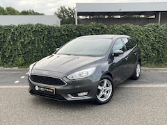 Ford Focus Wagon - 1.0 Comfort * Carplay * Dealerond. * Nieuwe Distr. * Garantie