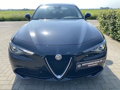 Alfa Romeo Giulia - 2.0 T Q2 LSD*ACTIVE SCHOKDEMPERS*VELOCE STOELEN*300PK