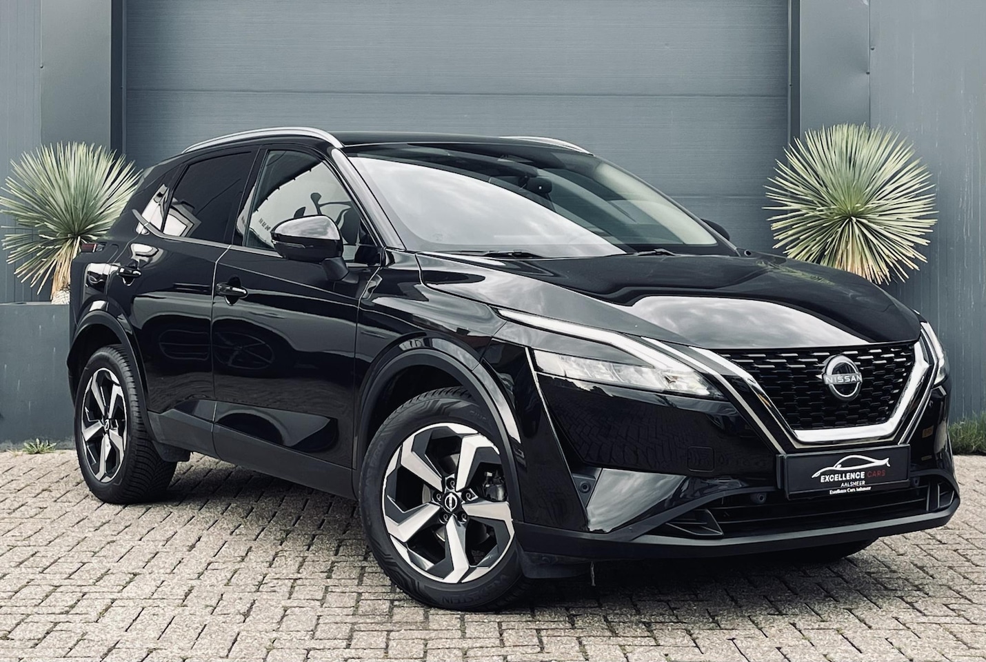 Nissan Qashqai - 1.3 Pano/Camera/Navi/1jr Garantie - AutoWereld.nl