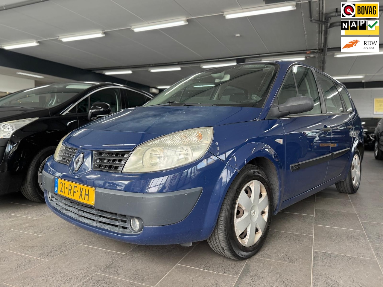 Renault Grand Scénic - 2.0-16V Privilège Luxe 7 persoons navigatie airco elektrische pakket cruise controle trekh - AutoWereld.nl