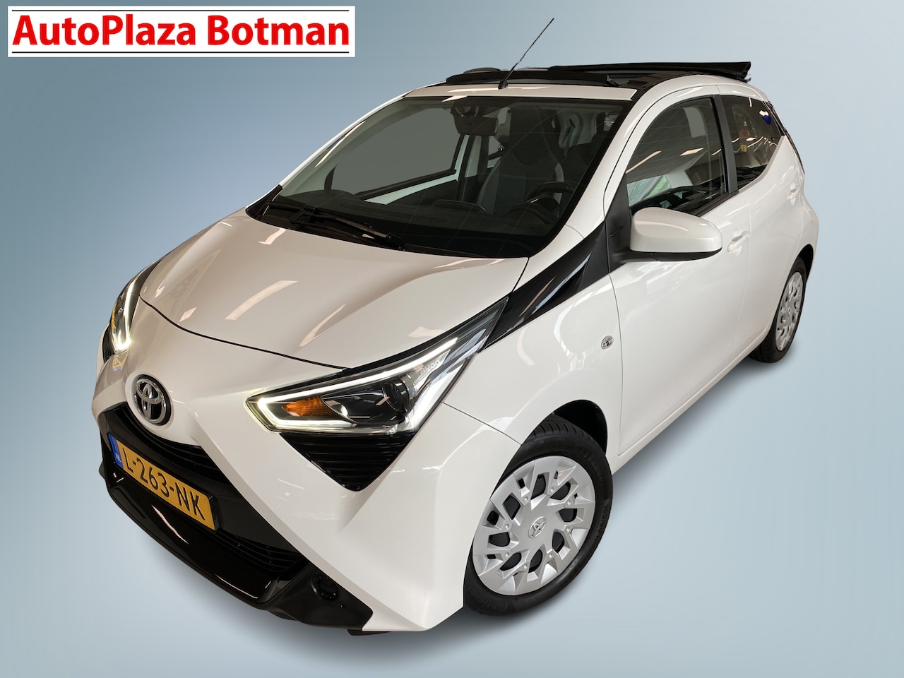 Toyota Aygo - 1.0 VVT-i x-play cabrio 1.0 VVT-i x-play cabrio - AutoWereld.nl