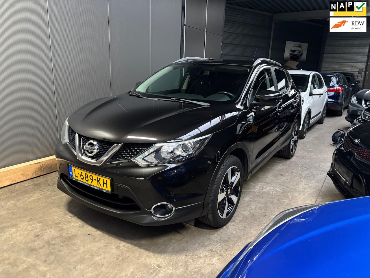 Nissan Qashqai - 1.2 N connecta panorama navi 360 camera - AutoWereld.nl