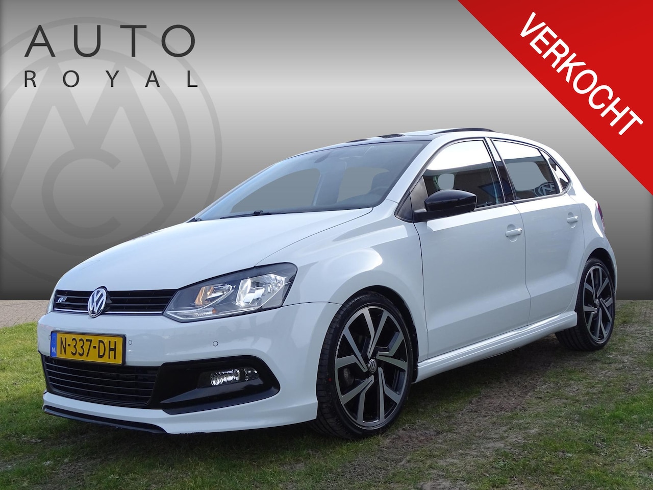 Volkswagen Polo - 1.2 TSI Comfortline Business R PANORAMADAK | SPORT INTERIEUR | MULTIMEDIA | NAVIGATIE VOOR - AutoWereld.nl