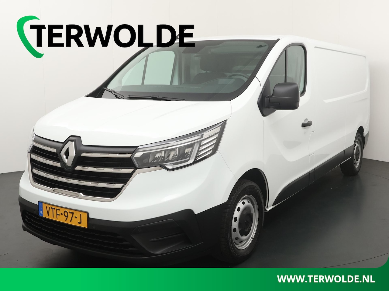 Renault Trafic - L2H1 T30 GB dCi 130 Comfort | Trekhaak | Parkeercamera | Achterdeuren met ramen - AutoWereld.nl