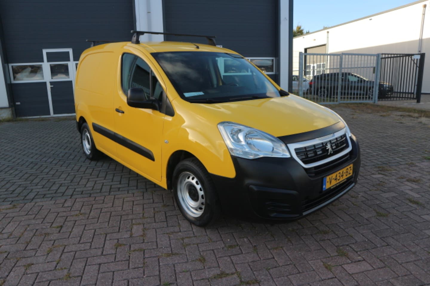 Peugeot Partner - 120 1.6 BlueHDi 75 L1 XR EURO 6 - AutoWereld.nl