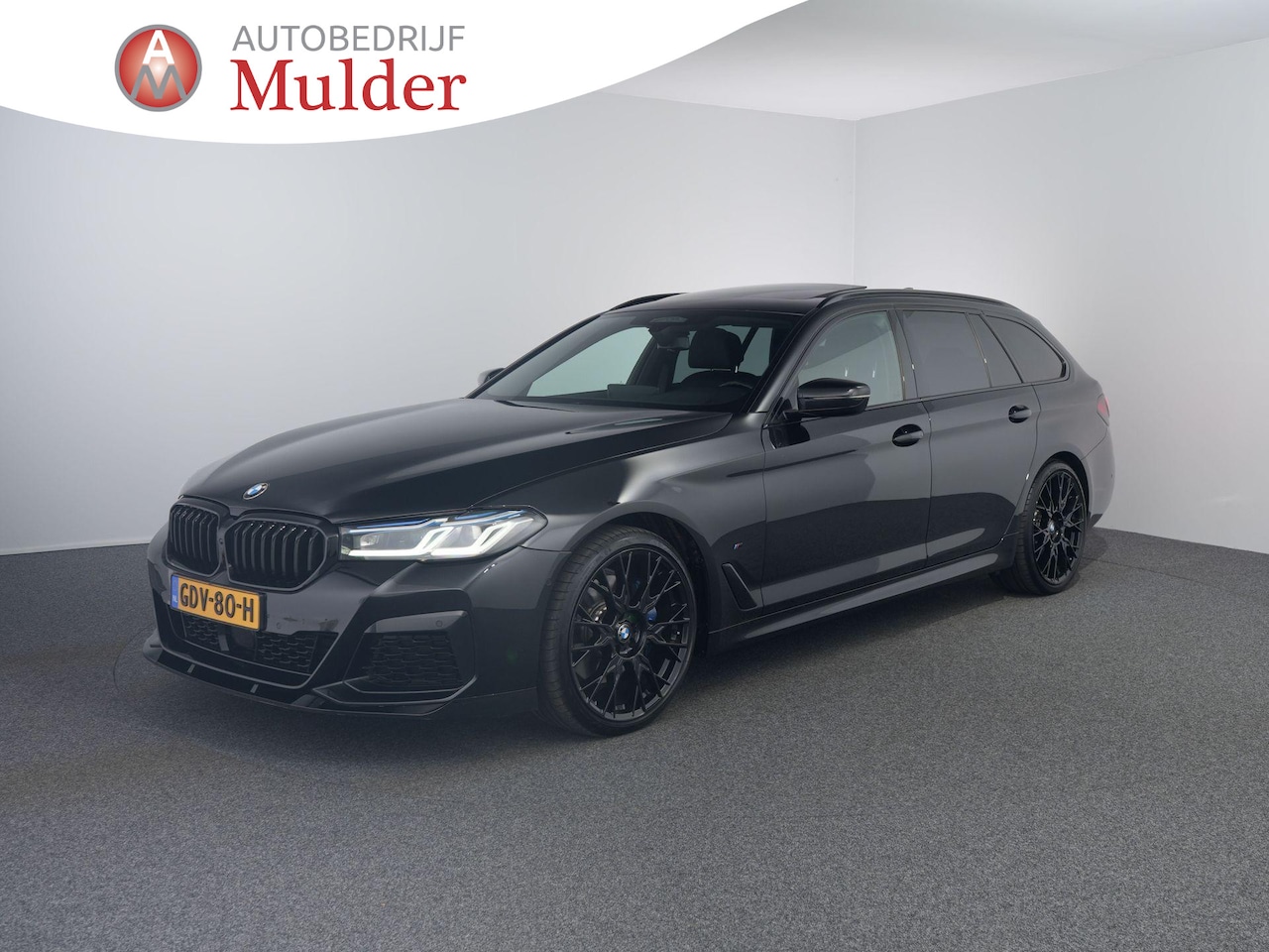 BMW 5-serie Touring - 530i xDrive High Executive | M Sport | | 4wielsturing | HUD | Pano | M remmen | 20 inch | - AutoWereld.nl