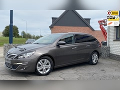 Peugeot 308 SW - 1.2 e-THP Bl. Exec. Autom/ Nw. distri/ Pano/ Clima/ Trekhaak