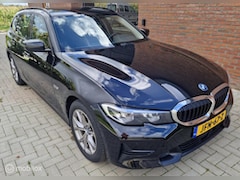 BMW 3-serie Touring - 330e Sport Line Verwarmd stuur