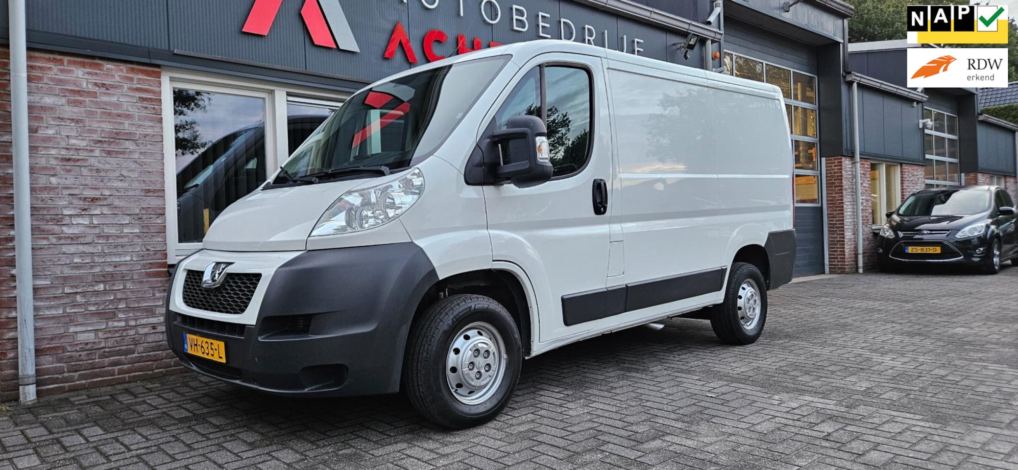 Peugeot Boxer - 330 2.2 HDI L1H1 Profit+ Trekhaak! Airco! Cruise Control! Nette Bus! 3-Zitplaatsen! NAP! 1 - AutoWereld.nl