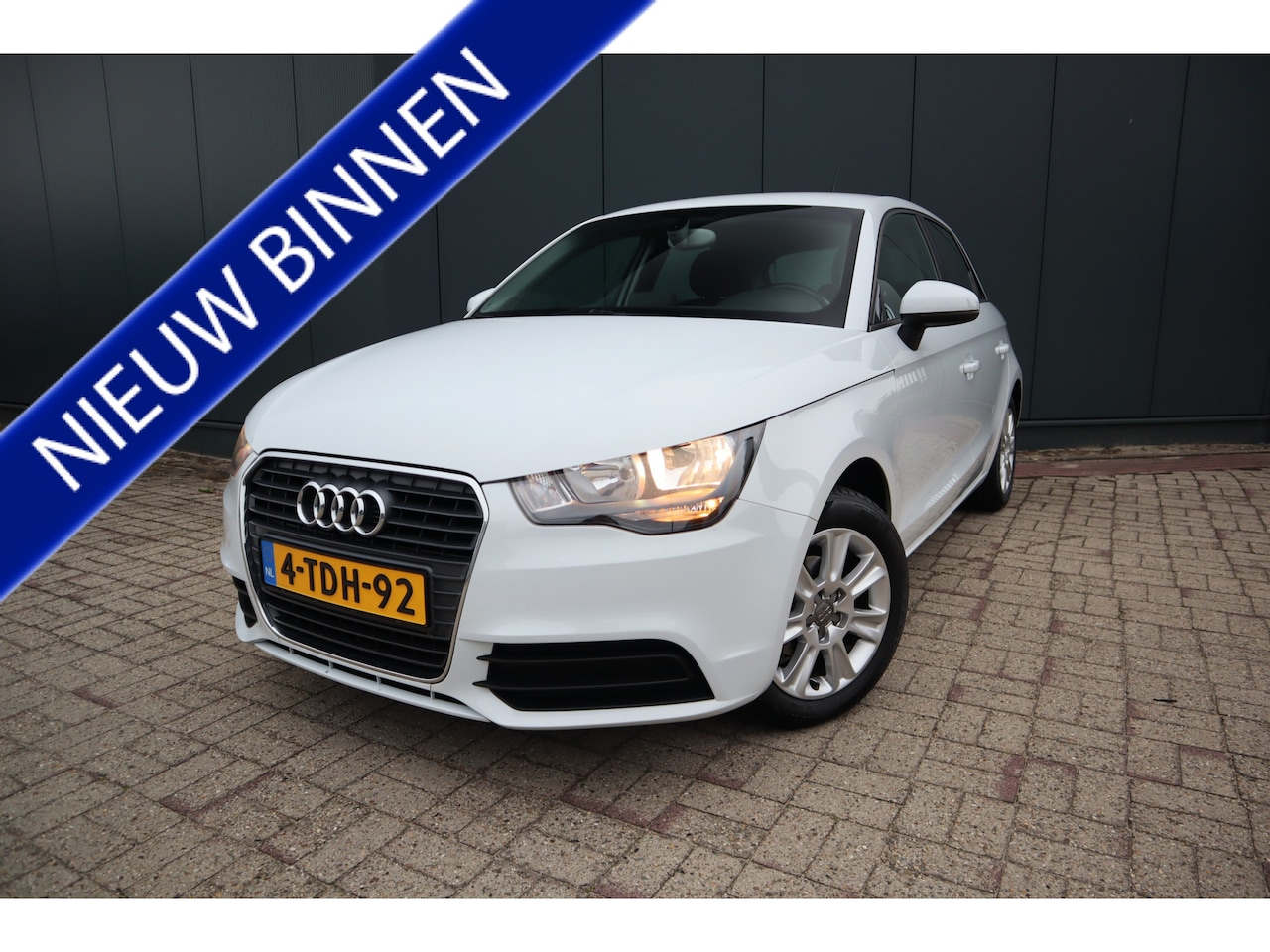 Audi A1 Sportback - 1.2 TFSI Attraction Pro Line Business Navigatie ECC. Bluetooth Cruise control Trekhaak  Et - AutoWereld.nl