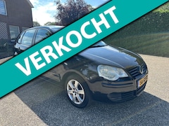 Volkswagen Polo - 1.4-16V Sportline