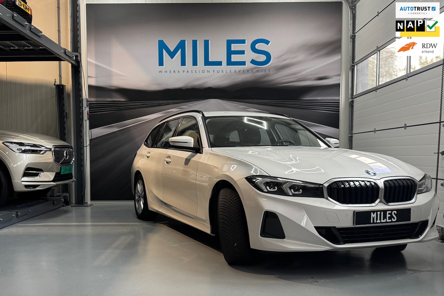 BMW 3-serie Touring - 320e Edition incl. 1 jaar Autotrust garantie - AutoWereld.nl