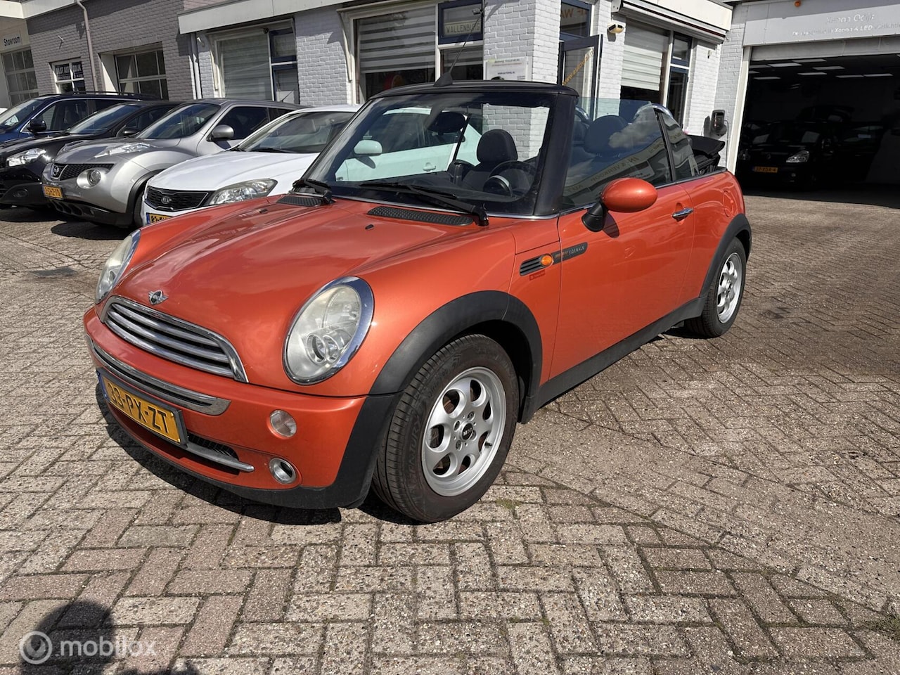 MINI Cabrio - 1.6 Cooper Pepper NL auto - AutoWereld.nl