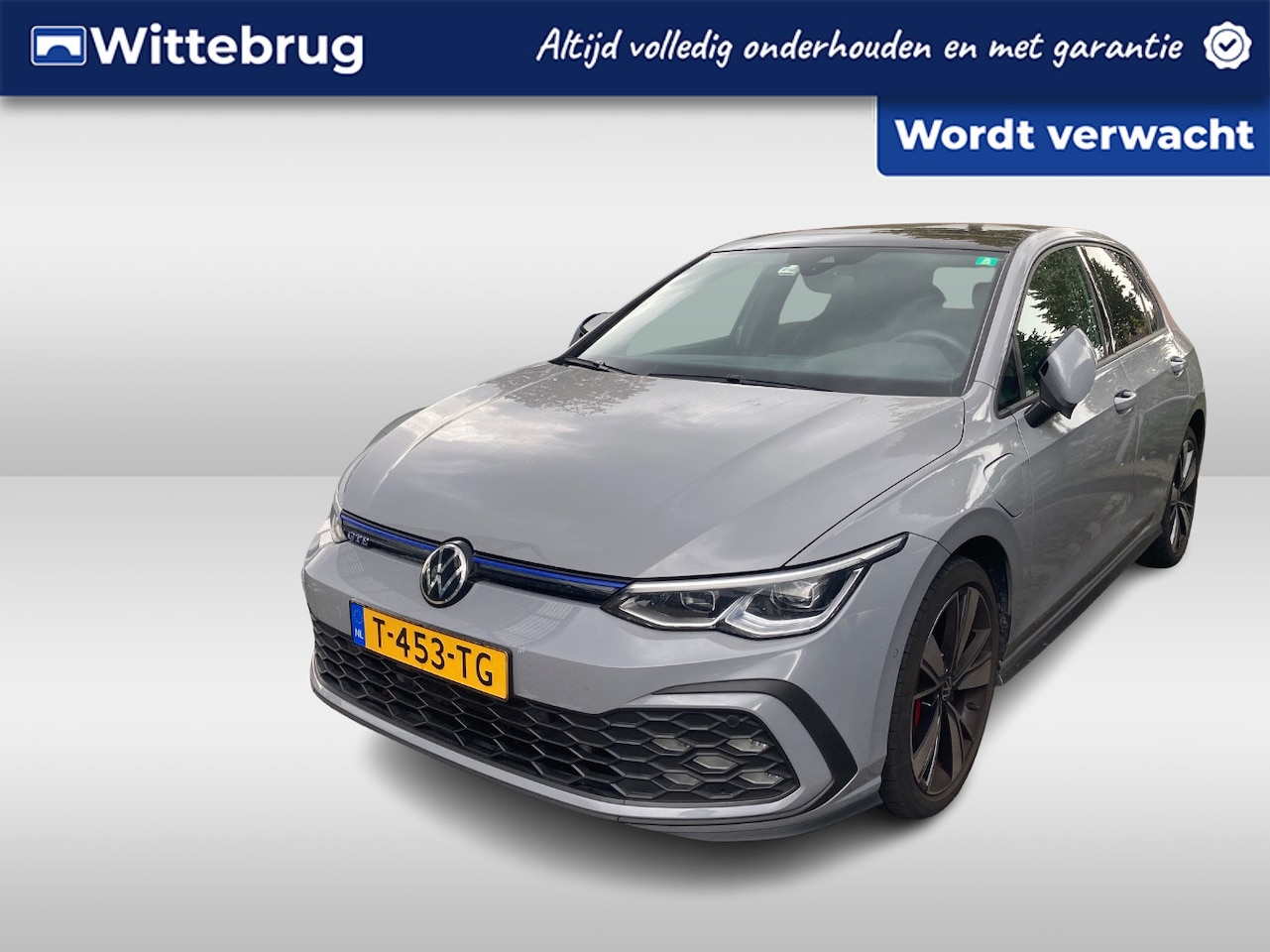 Volkswagen Golf - 1.4 eHybrid GTE / Pano / Navigatie / App connect / Parkeersensoren V+A / Camera / Dodehoek - AutoWereld.nl