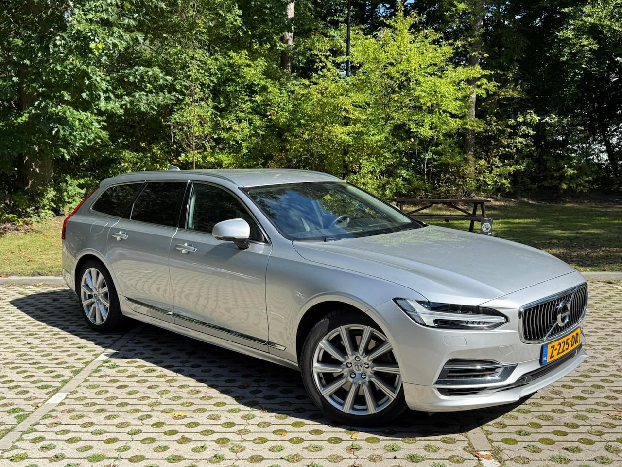 Volvo V90 - 2.0 T8 AWD Inscription 2.0 T8 AWD Inscription - AutoWereld.nl