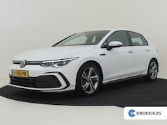 Volkswagen Golf - 1.5 eTSI R-Line Business 150 pk | Achteruitrijcamera | Stoel en Stuur Verwarming | Apple C