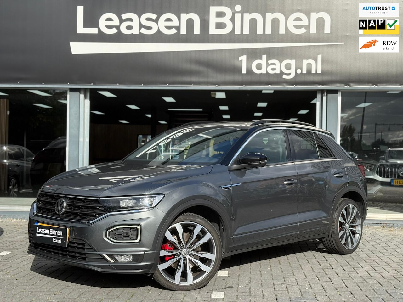 Volkswagen T-Roc - 2.0 TSI 4Motion Sport Business R Pano/Cam/Blindspot - AutoWereld.nl