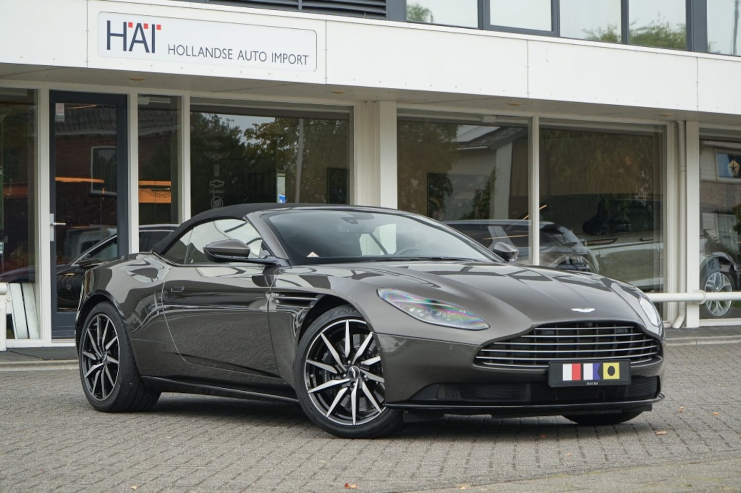 Aston Martin DB11 Volante - 4.0 V8 Convertible I 511 pk I - AutoWereld.nl