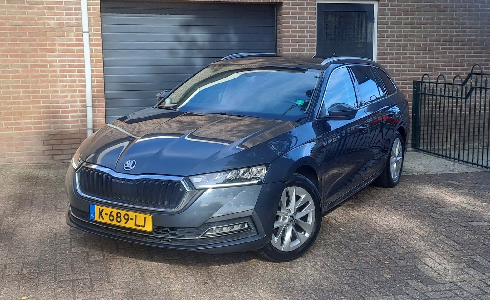 Skoda Octavia Combi - 1.0 e-TSI Business Edition Plus - AutoWereld.nl