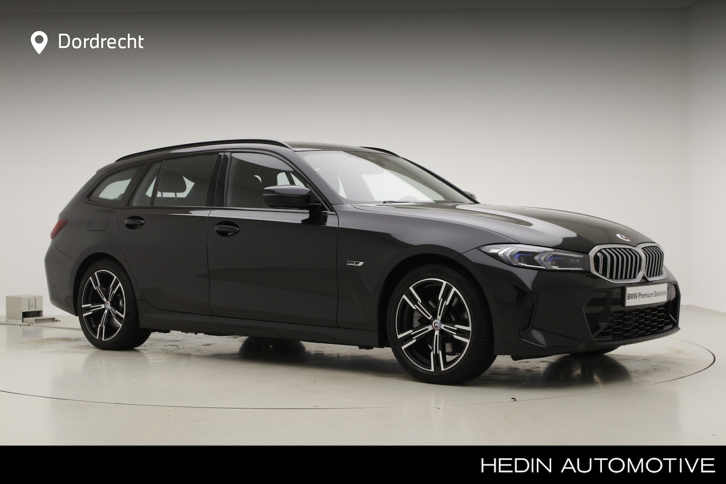 BMW 3-serie Touring - 330e xDrive M-Sport | Camera | Hifi | Curved Display | - AutoWereld.nl