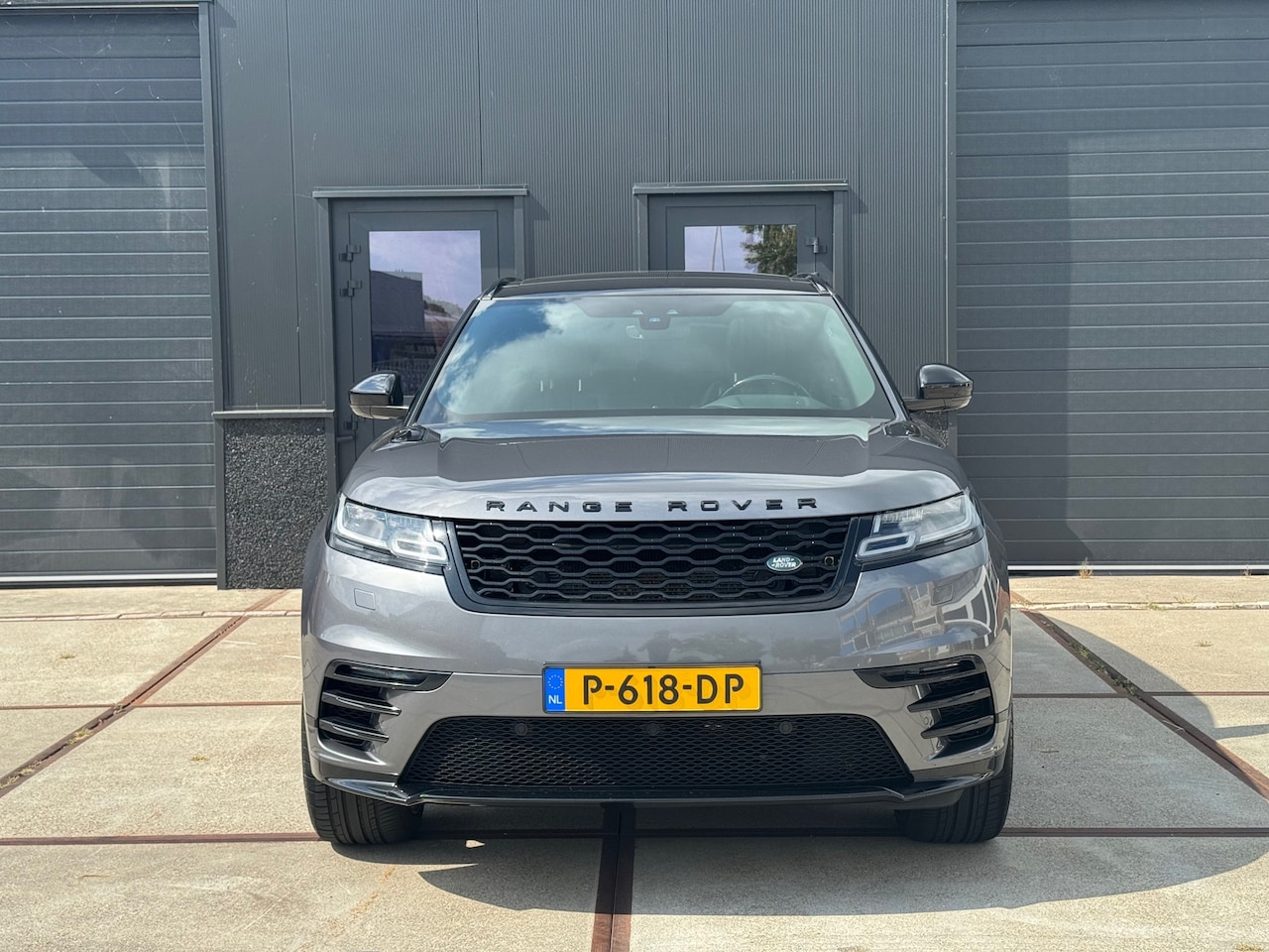 Land Rover Range Rover Velar - 2.0 D240 AWD R-Dynamic Matrix Pano 22'' - AutoWereld.nl