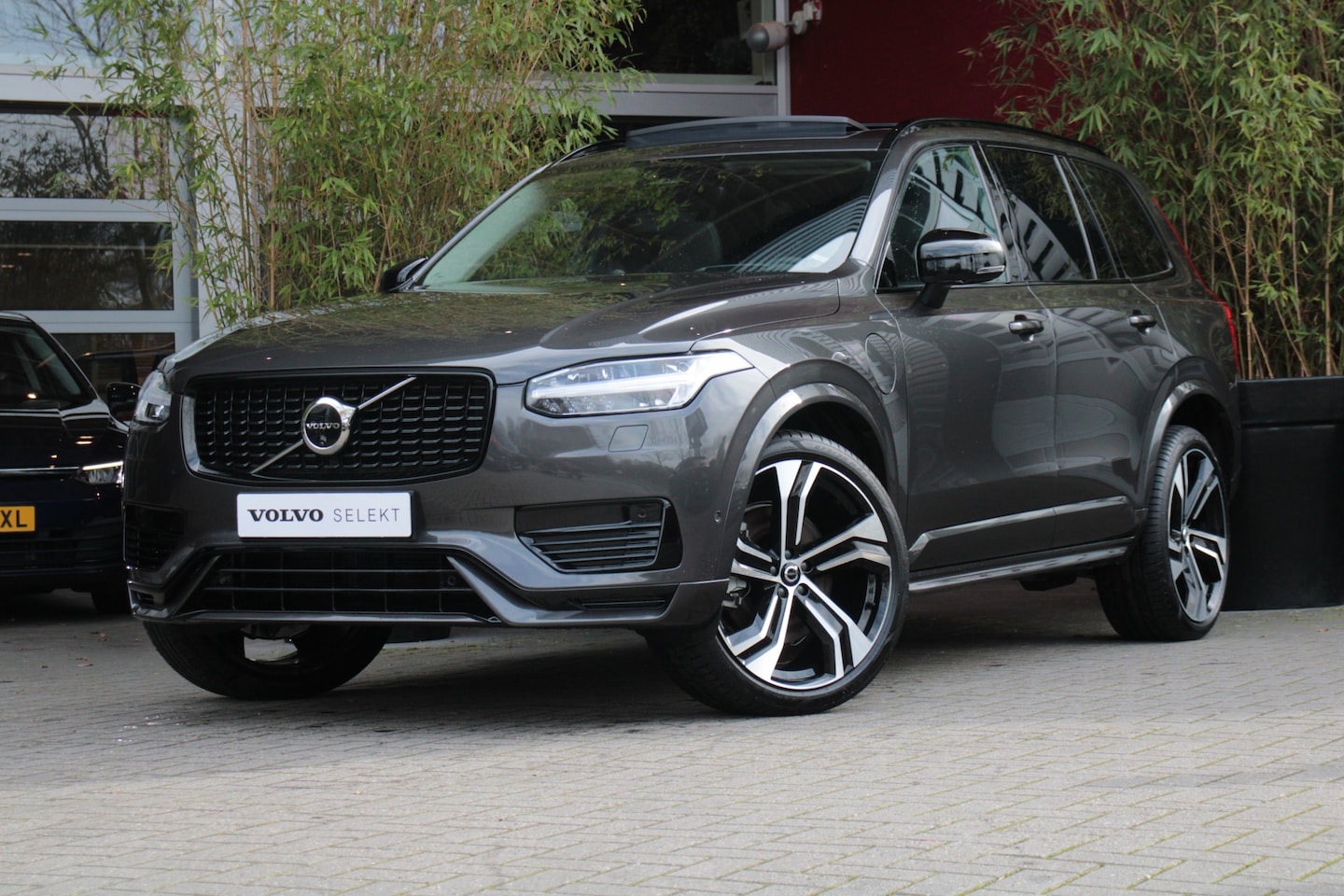 Volvo XC90 - T8 Recharge AWD 455pk Ultimate Dark | Bowers&Wilkins | Luchtvering | Massage | Trekhaak | - AutoWereld.nl