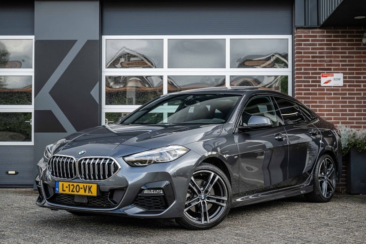 BMW 2-Serie - 218 218i High Executive | M-Sport | Panorama | Memory | Cruise | Keyless | Trekhaak | Elek - AutoWereld.nl