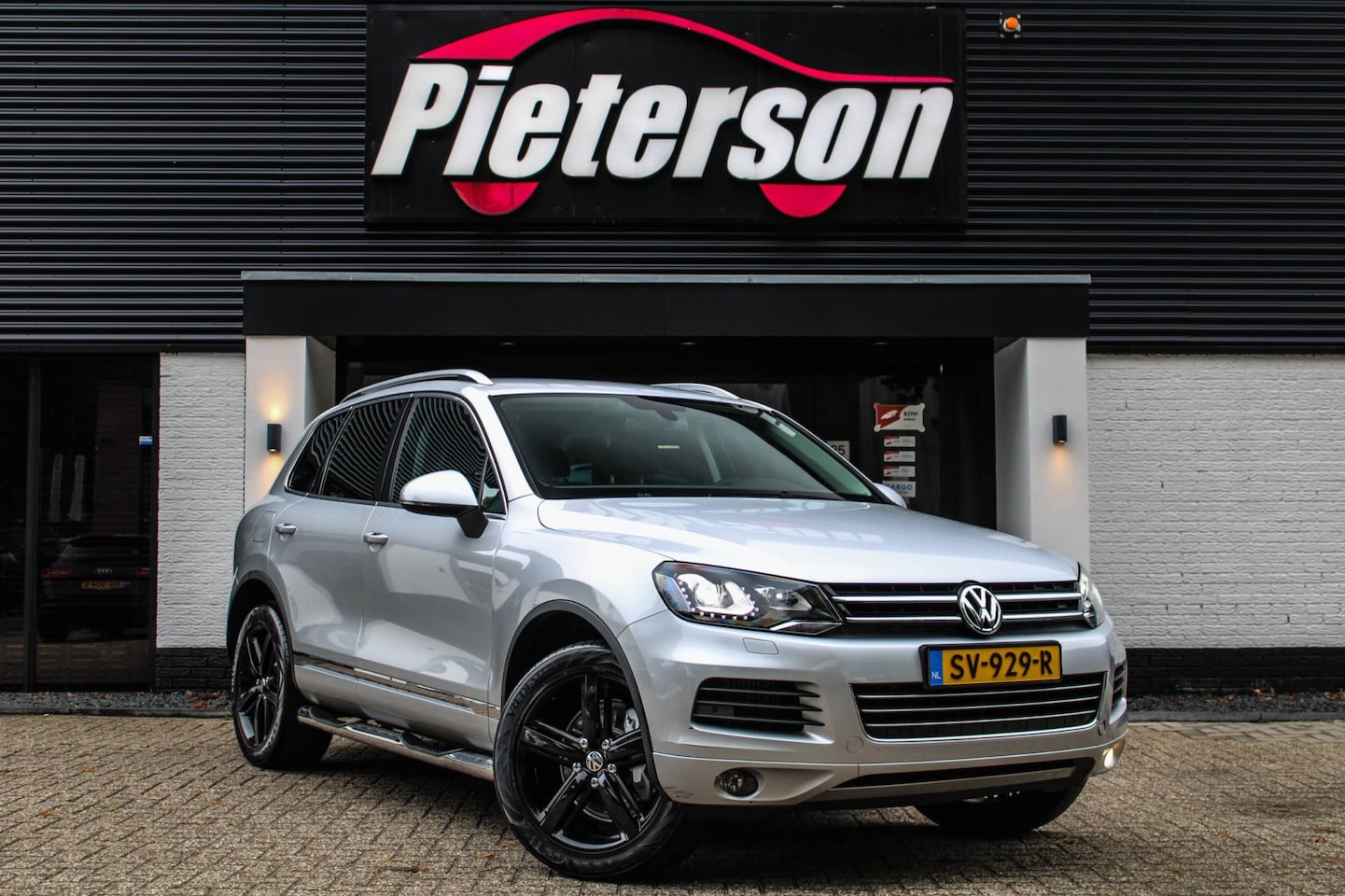 Volkswagen Touareg - 3.0 TDI LUCHTVERING TREKHAAK STUURVERWARM - AutoWereld.nl
