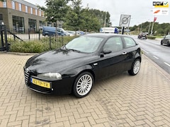 Alfa Romeo 147 - 1.6 T.Spark Veloce Collezione 2007 CLIMA LEDER BEKLEDING