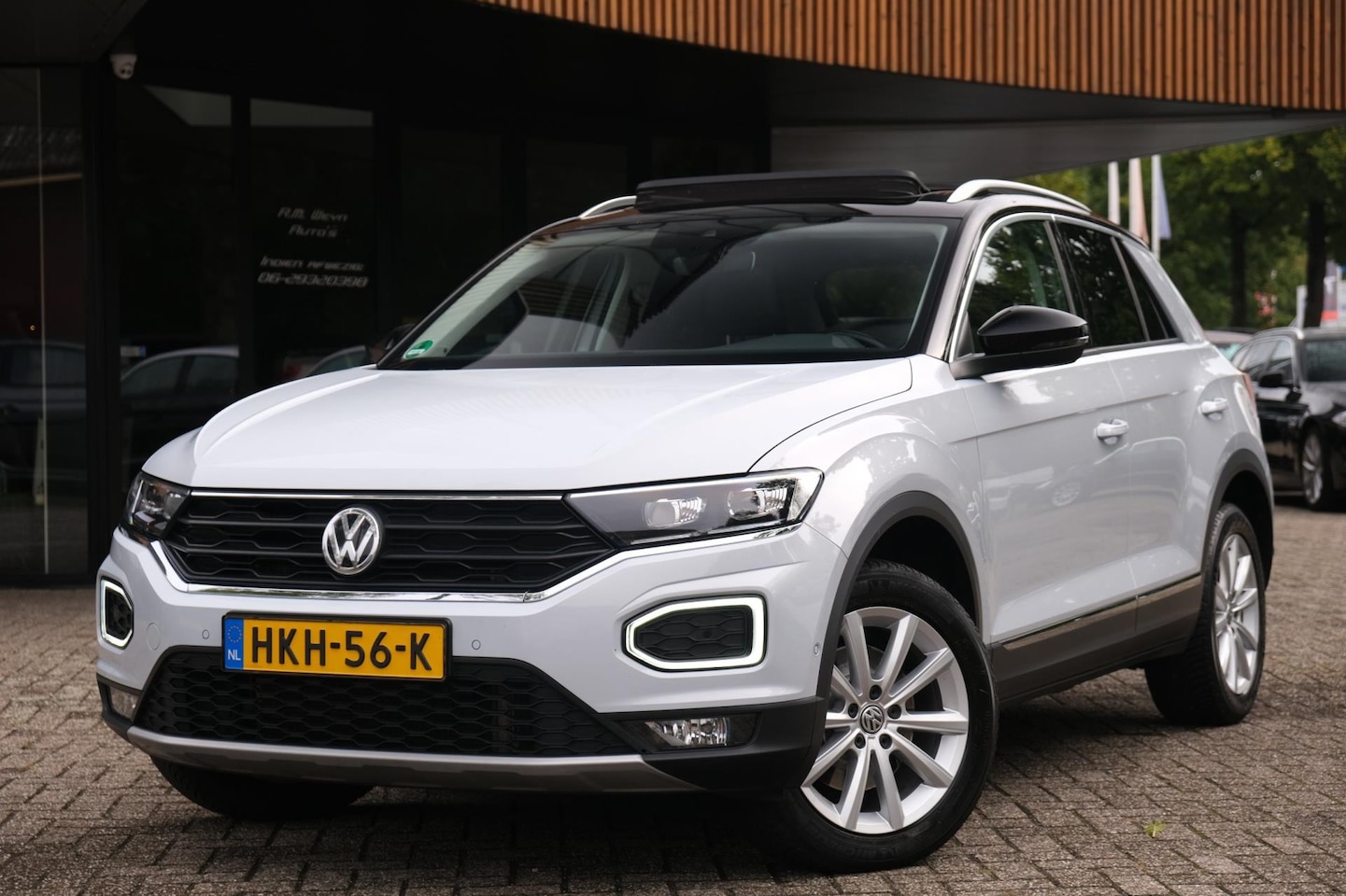 Volkswagen T-Roc - 2.0 TDI Sport Business R/Pano/ACC/BEATS/Winterpakket/Carplay - AutoWereld.nl