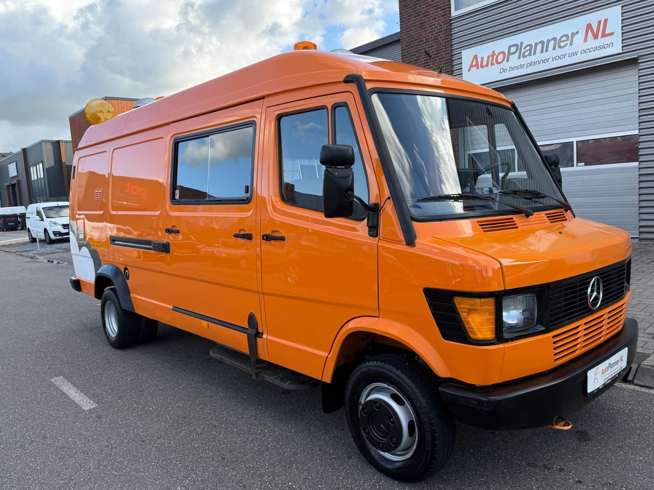 Mercedes-Benz Bestelwagen - 410 Xlang/hoog! Benzine! *65.319KM!* - AutoWereld.nl