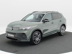 Volkswagen Tiguan - 1.5 eHybrid R-Line Edition 204 PK | Trekhaak | Panoramadak | Adaptieve Cruise Control | St