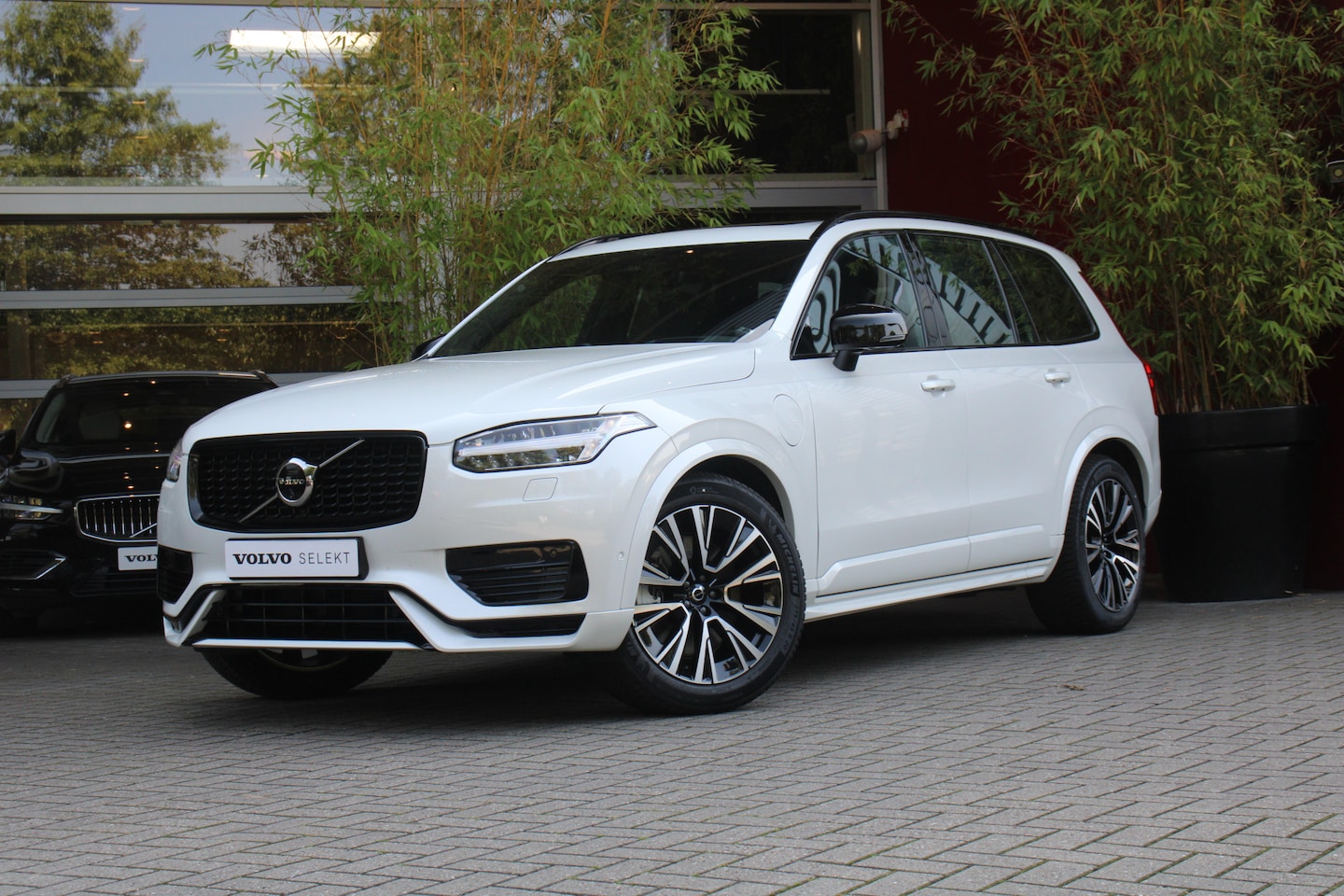 Volvo XC90 - T8 Recharge AWD 455pk Ultimate Dark | Luchtvering | Bowers&Wilkins | Trekhaak | 360 Camera - AutoWereld.nl