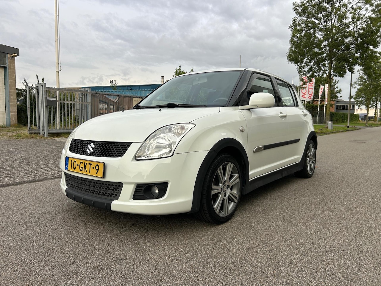 Suzuki Swift - 1.3 Shogun Sport Nieuwe Koppeling/Versnellingsbak - AutoWereld.nl