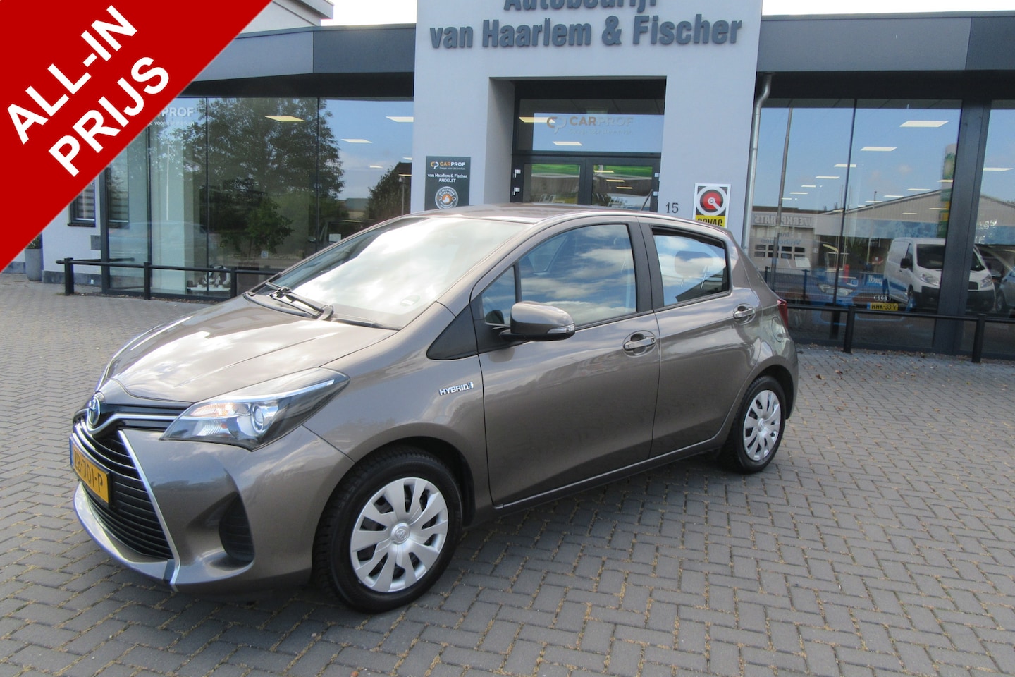 Toyota Yaris - 1.5 Hybrid Automaat Active, Navi, Camera - AutoWereld.nl