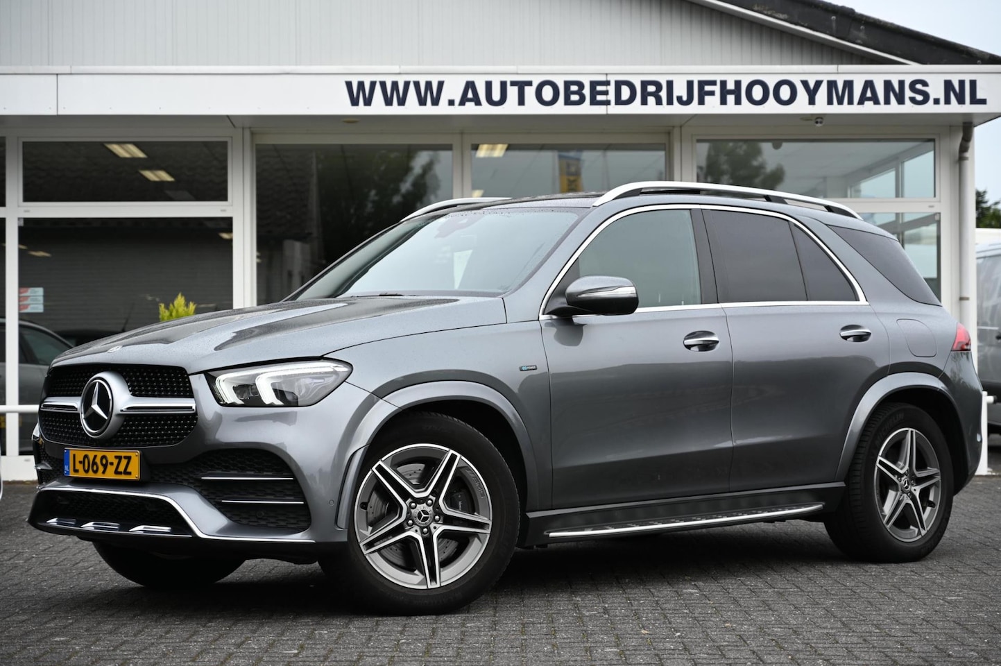 Mercedes-Benz GLE-Klasse - 350 e 4MATIC Premium Plus AMG PANORAMADAK TREKHAAK - AutoWereld.nl