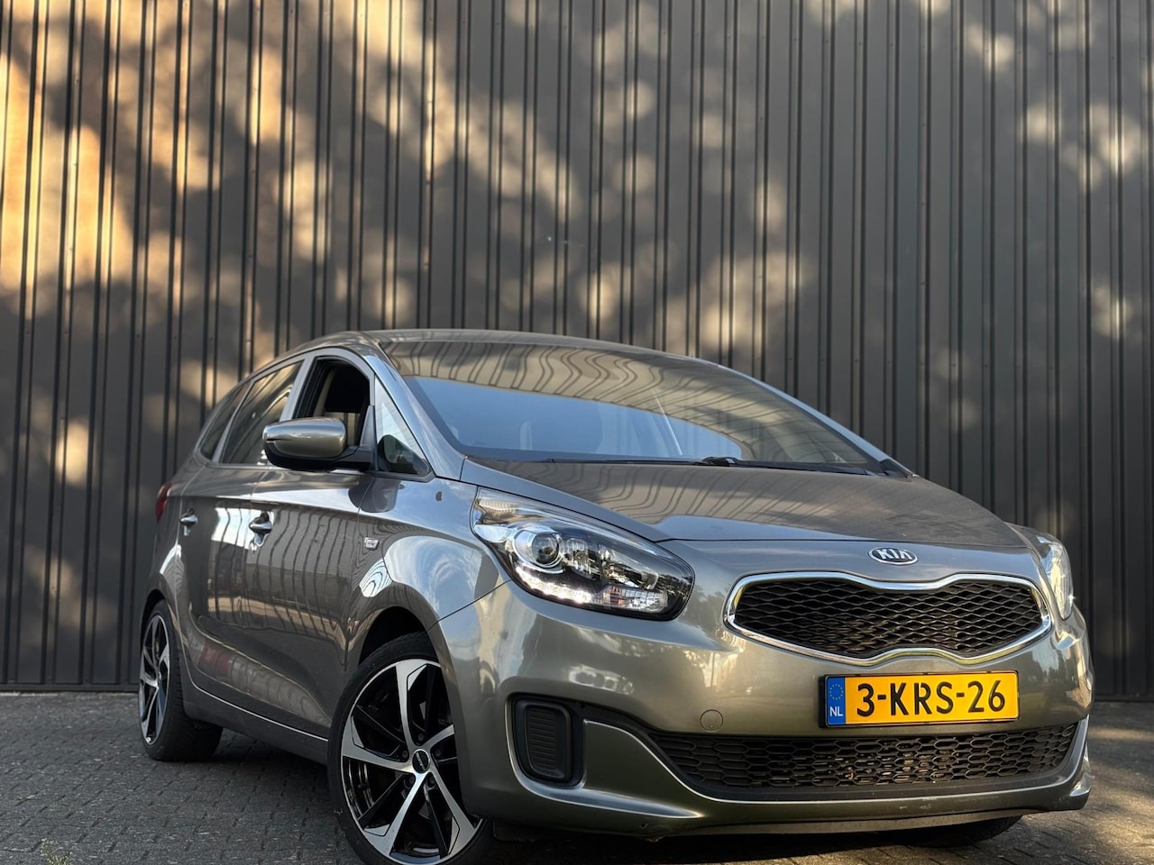 Kia Carens - 1.6 GDi ComfortLine 1.6 GDi ComfortLine - AutoWereld.nl