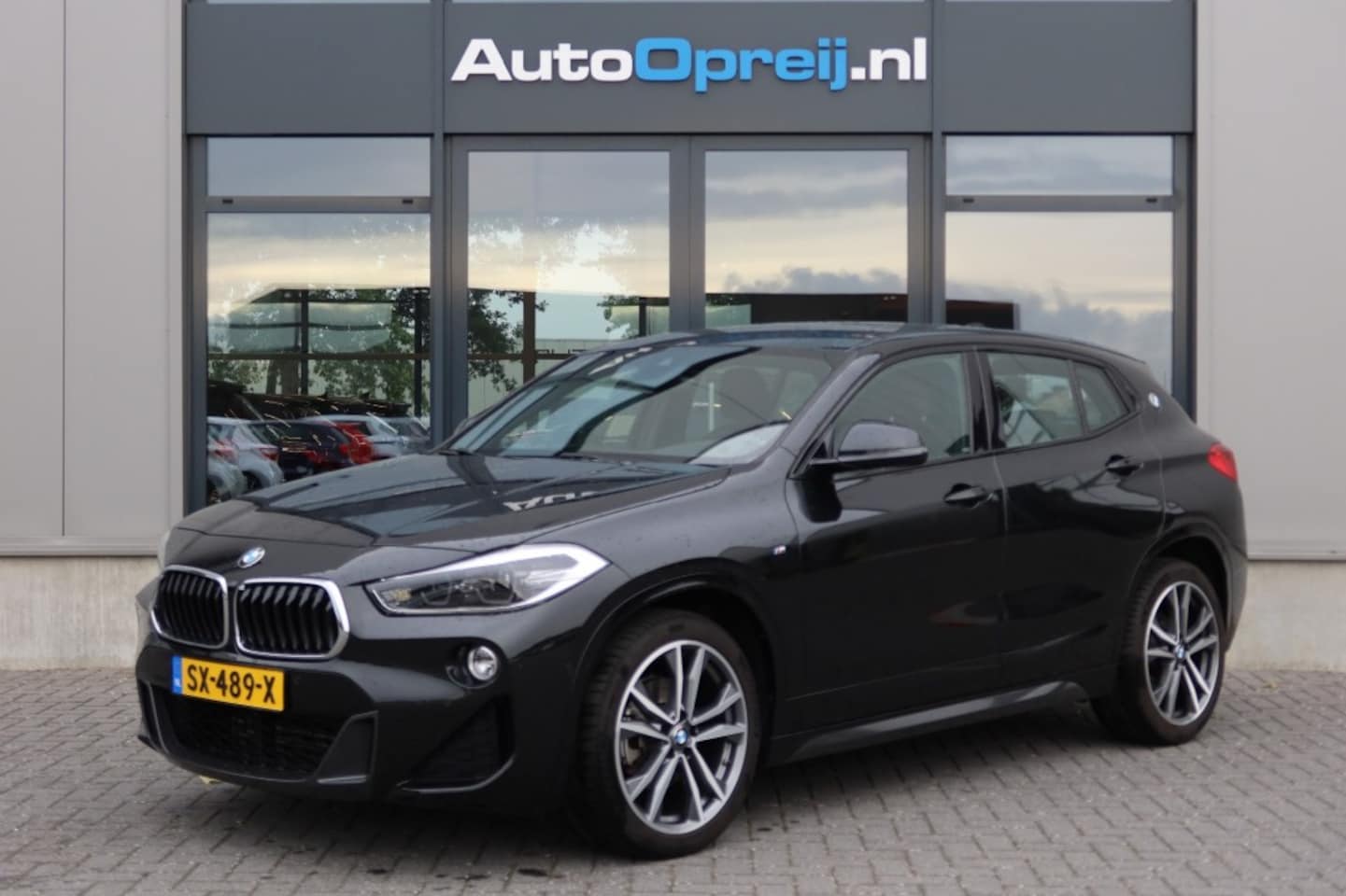 BMW X2 - X2 sDrive18i AUTOMAAT M-Sport High Executive, NAVI, HUD, Leder bekleding - AutoWereld.nl