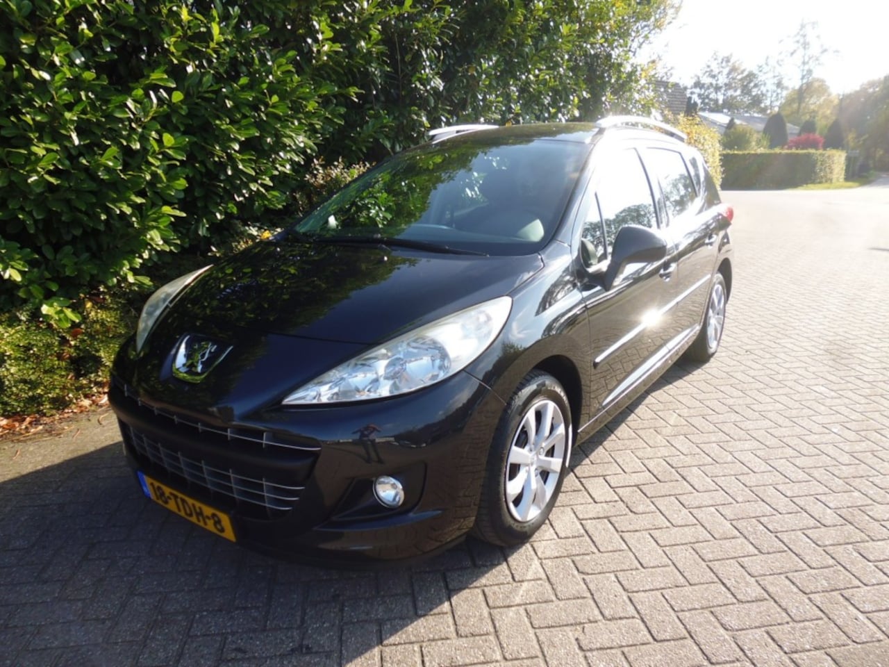 Peugeot 207 - SW 1.4 VTI Active CRUISE AIRCO NIEUWE REVISIEMOTOR - AutoWereld.nl
