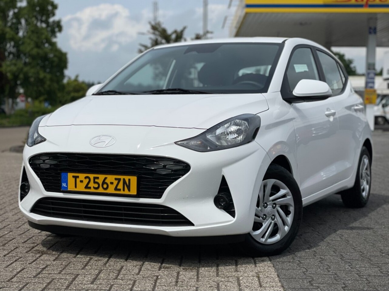 Hyundai i10 - 1.0 COMFORT SMART CAMERA CRUISE DIGITAAL DASHB. - AutoWereld.nl
