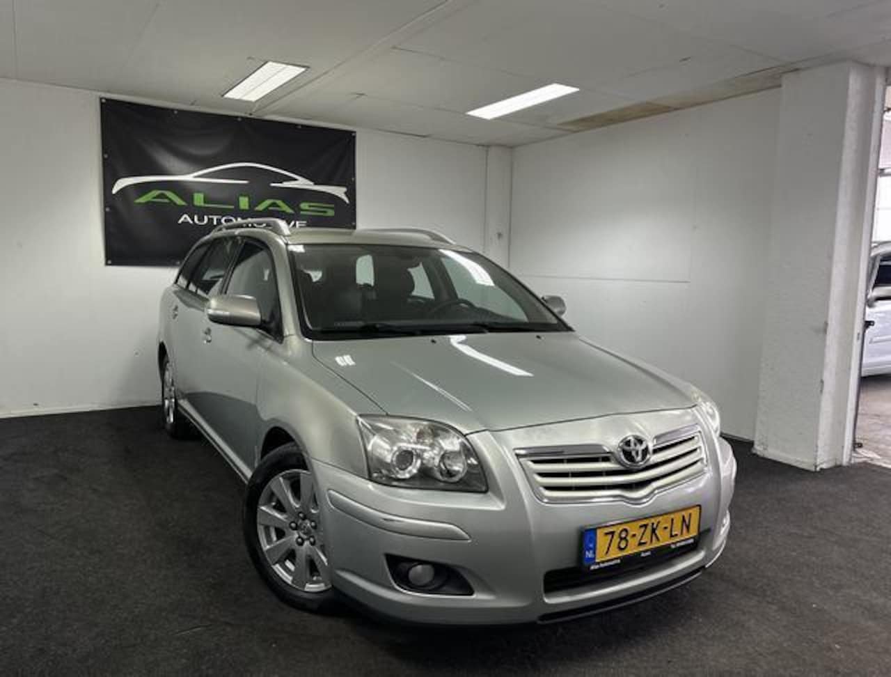 Toyota Avensis Wagon - 1.8 VVTi Luna Business Leder AIRCO - APK 2026 - NAP! - AutoWereld.nl
