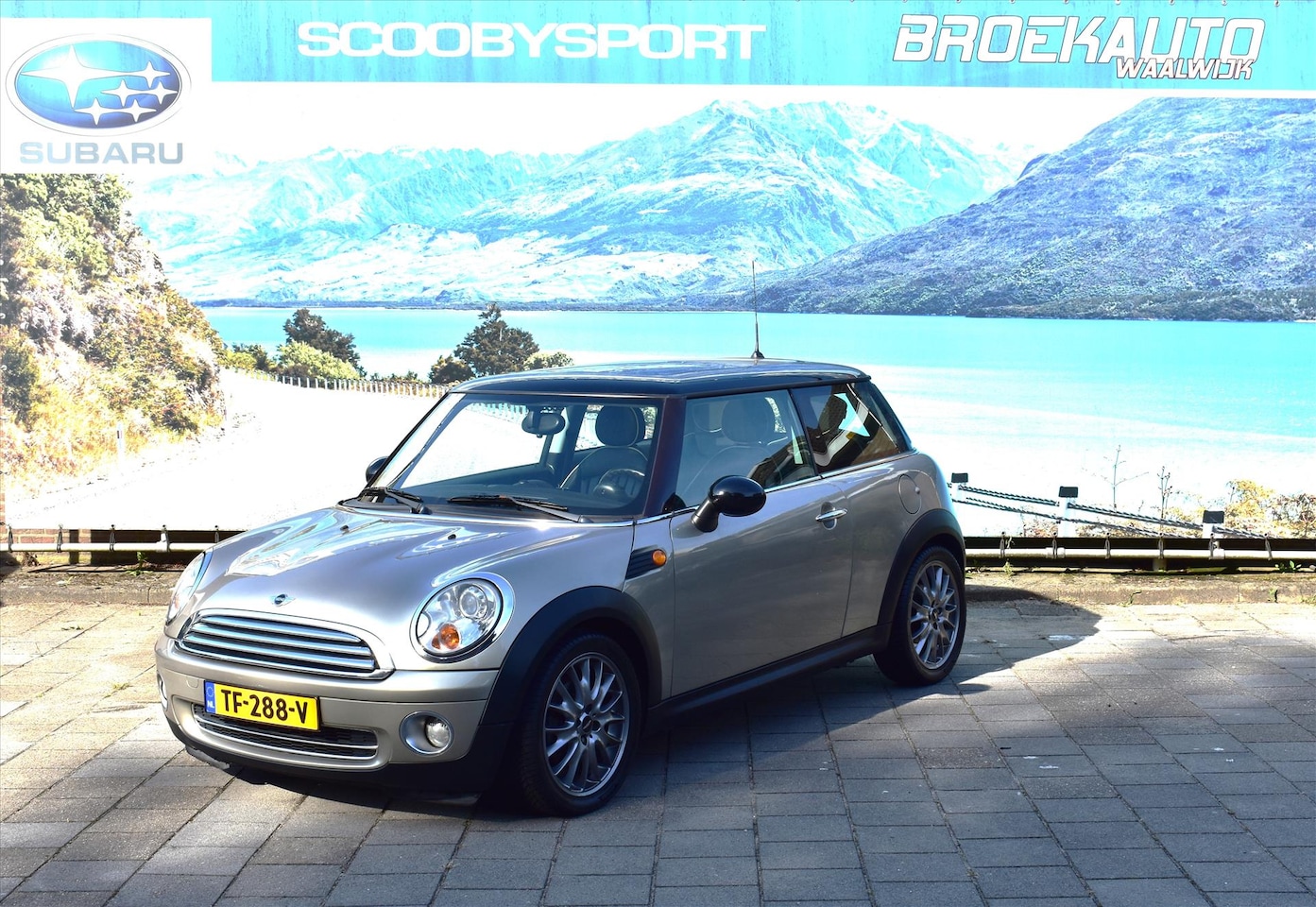 MINI Cooper - Mini 1.6 16V PANO/LEDER - AutoWereld.nl