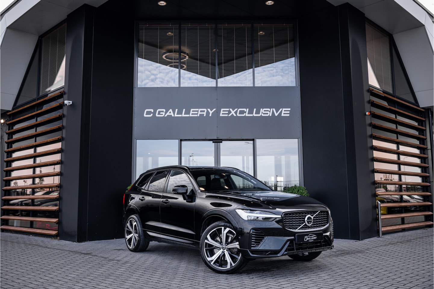Volvo XC60 - 2.0 T8 Plug-in hybrid AWD Inscription Exclusive - Panorama | H&K | Memory | 360 Camera | A - AutoWereld.nl